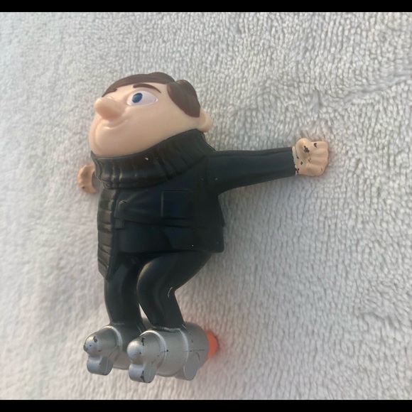 McDonalds Minions Happy Meal Toy 2019 Young Gru - Picture 5 of 6